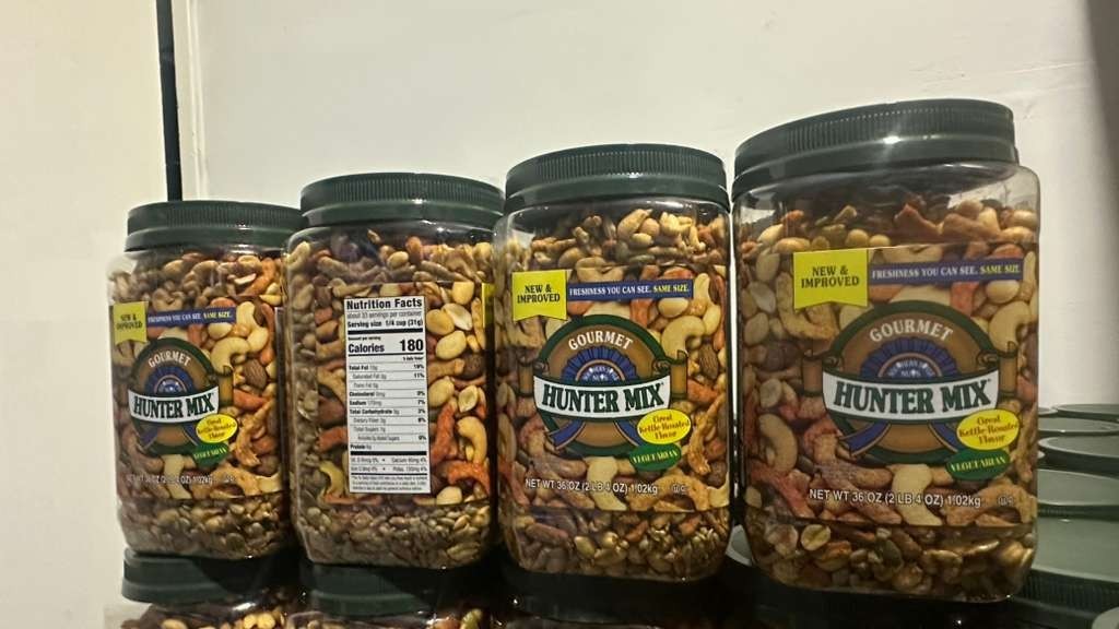 Southern Style Nuts, Hunter Mix, Gourmet, 36 Oz FRESH 4 Pack