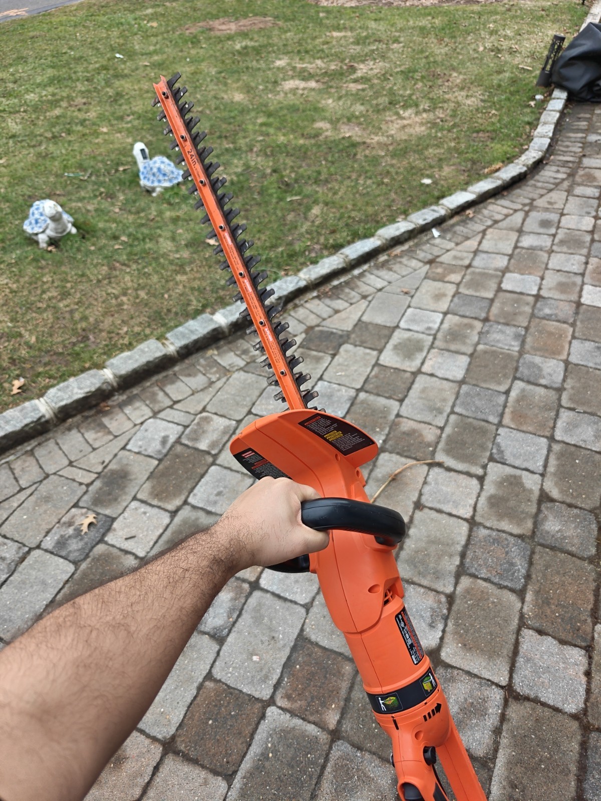BLACK+DECKER BEHT350 22in Electric Hedge Trimmer