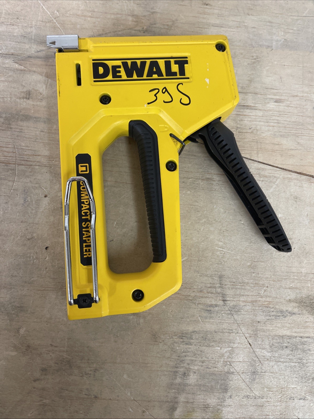 DEWALT Heavy-Duty Compact Staple Gun