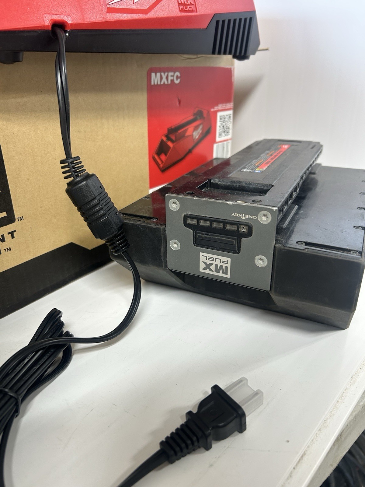 Lot Of (2x) Milwaukee MX FUEL XC406 Battery & NEW Charger MXFC