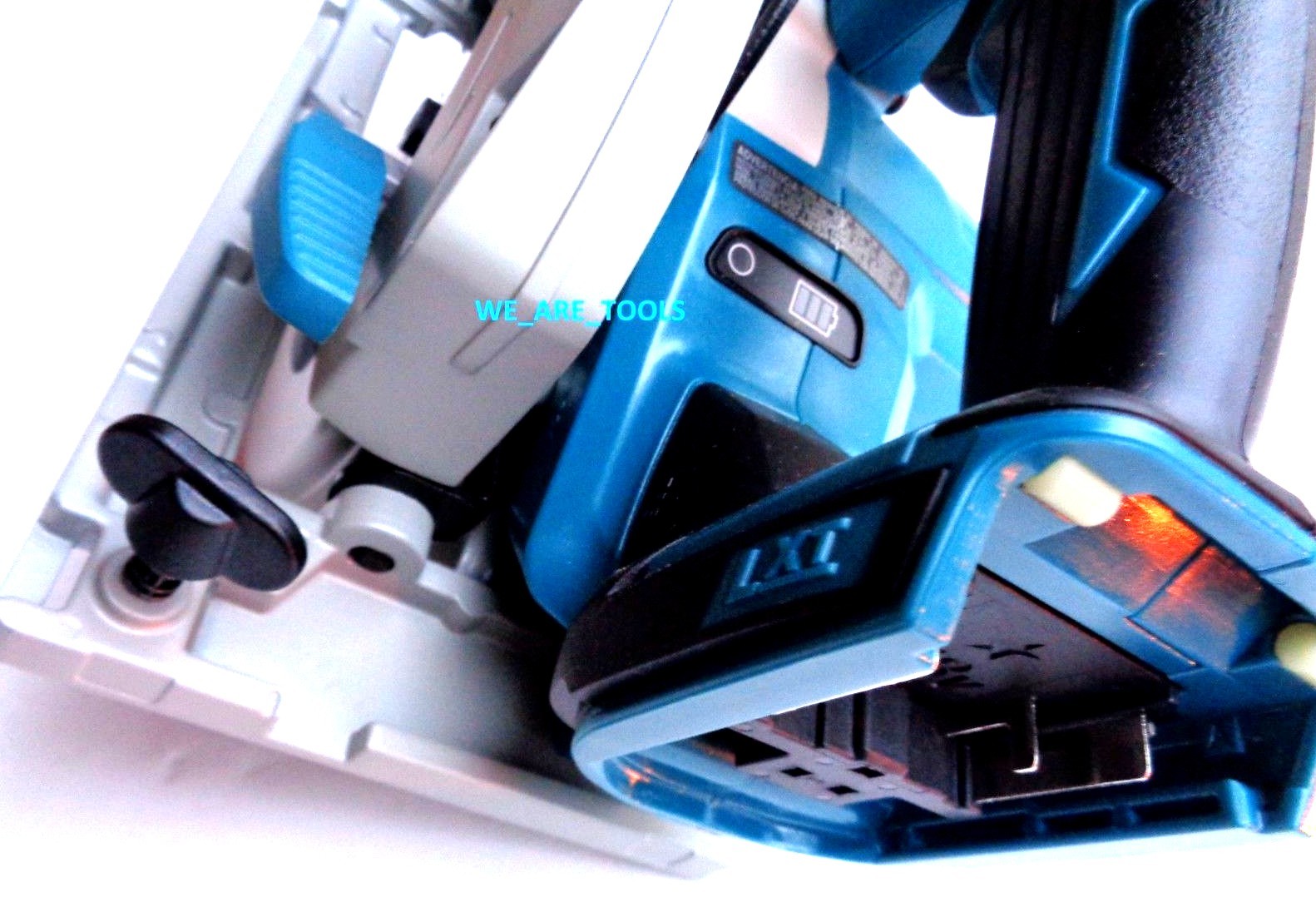 Makita 18V XSH03Z Brushless Cordless 6 1/2″ Circular Saw w/ Blade LXT 18 Volt