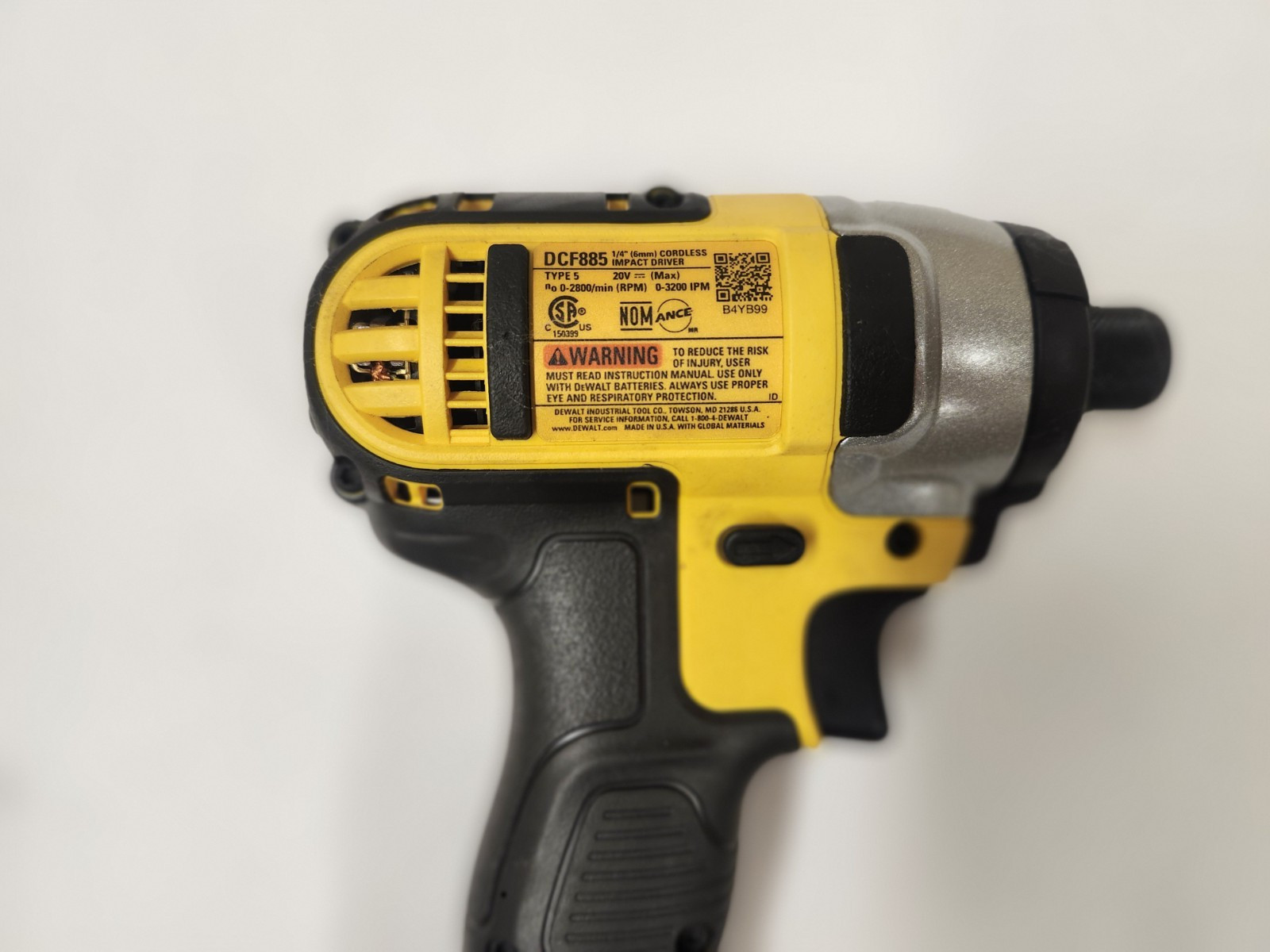 Dewalt DCF885 20V MAX 1/4″ Brushed Impact Driver with Battery **MINT**
