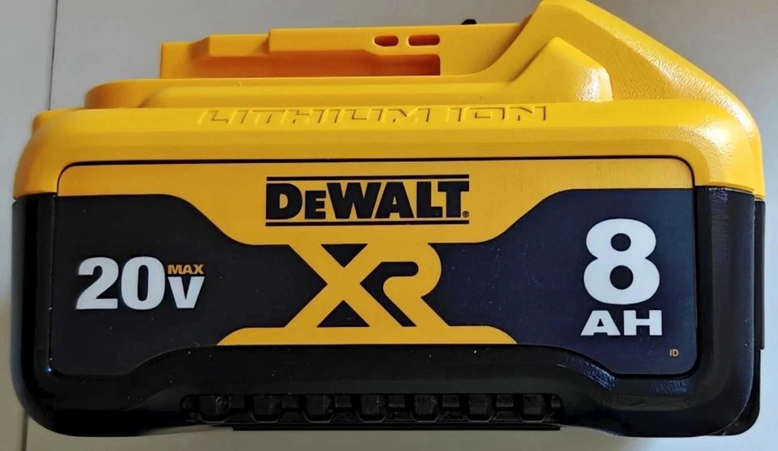 2PCS New Dewalt DCB208 20V Max XR 8.0Ah Lithium Ion Batteries Li-ion Battery