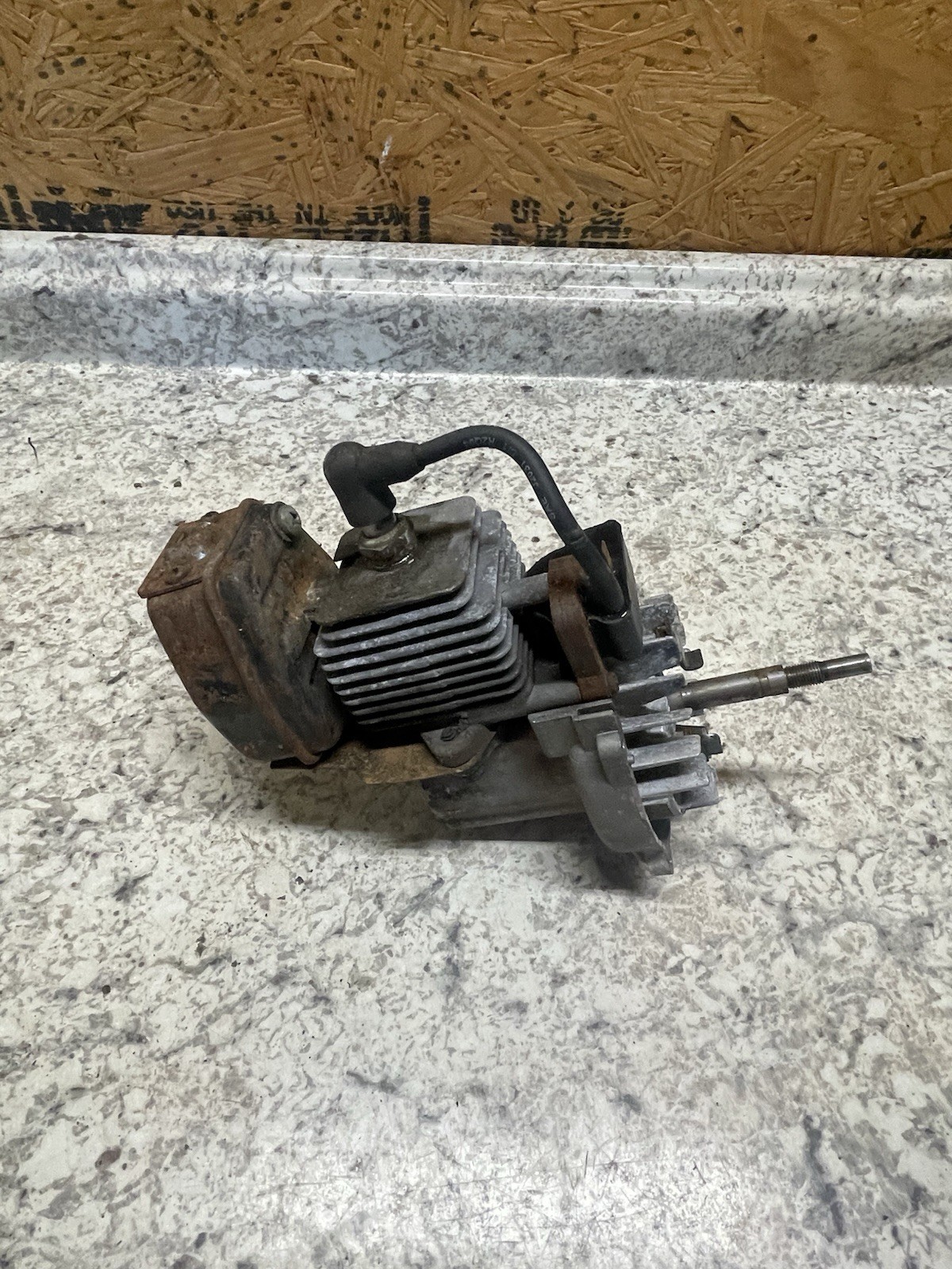 OEM Troy-Bilt 31cc TB15CS Trimmer Engine (Untested, Spins Freely) MTD 75304332