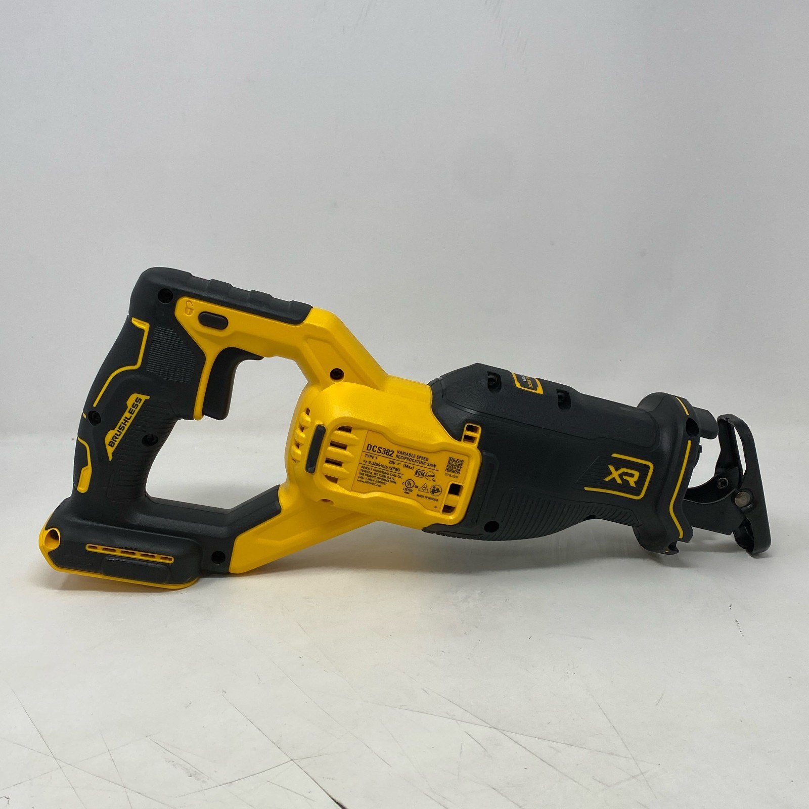 DEWALT 20V MAX XR Brushless Reciprocating Saw DCS382B Yellow/Black