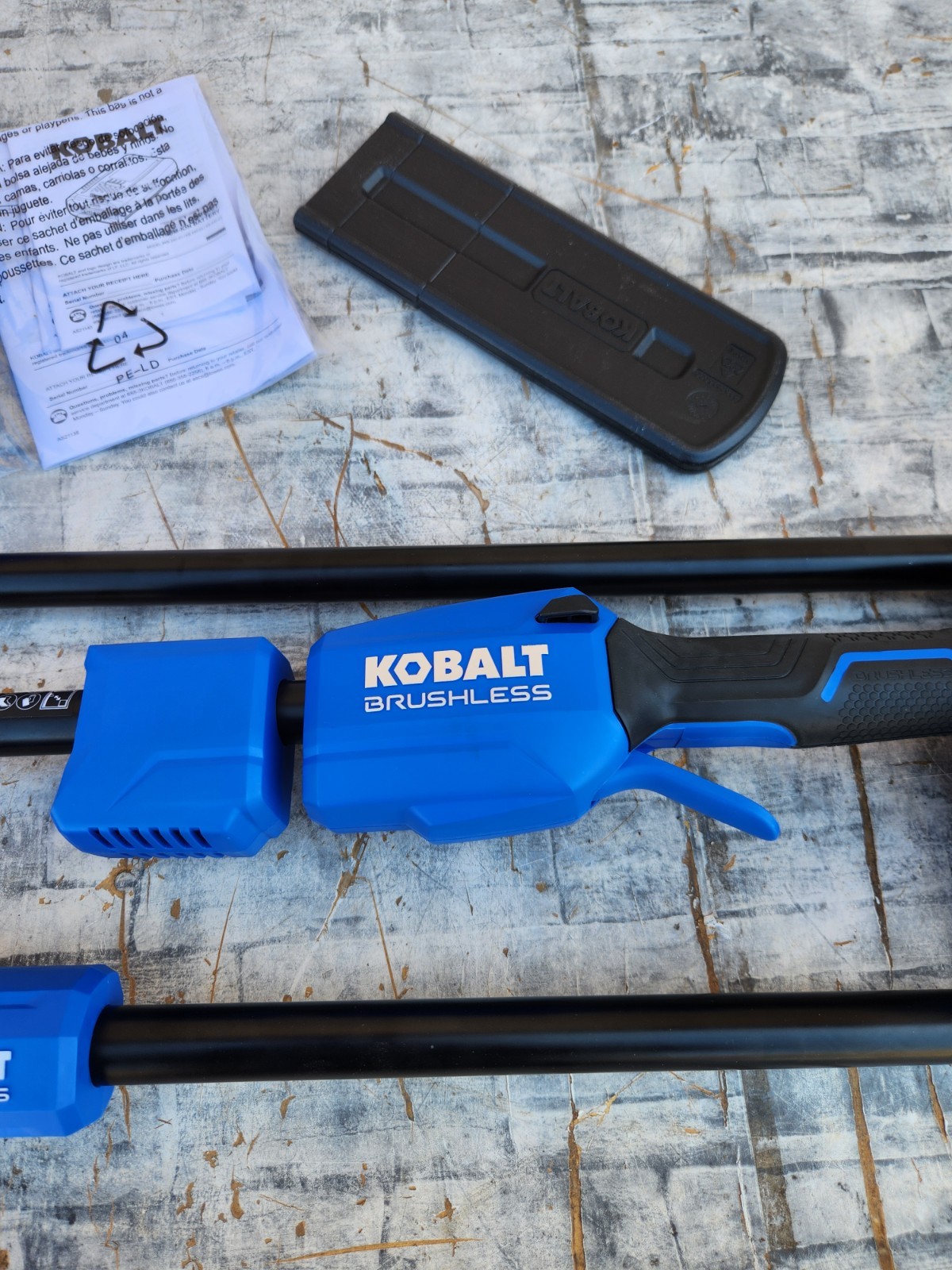Kobalt 40V Max Brushless 10″ Pole Saw With Charger No Battery Light Used