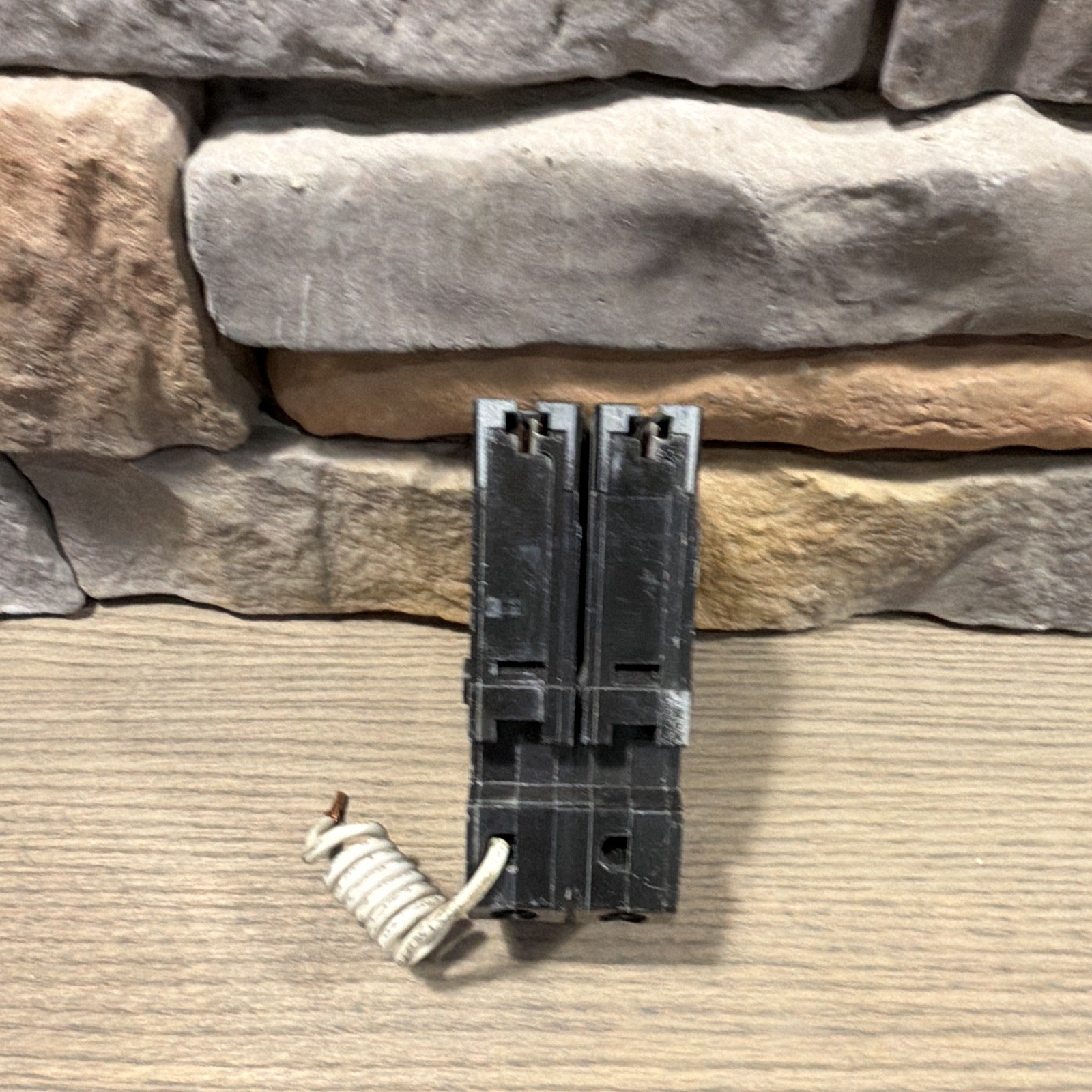 Eaton BRL220CAF 20A 2-Pole 120/240V AC Plug-In Combination AFCI Breaker