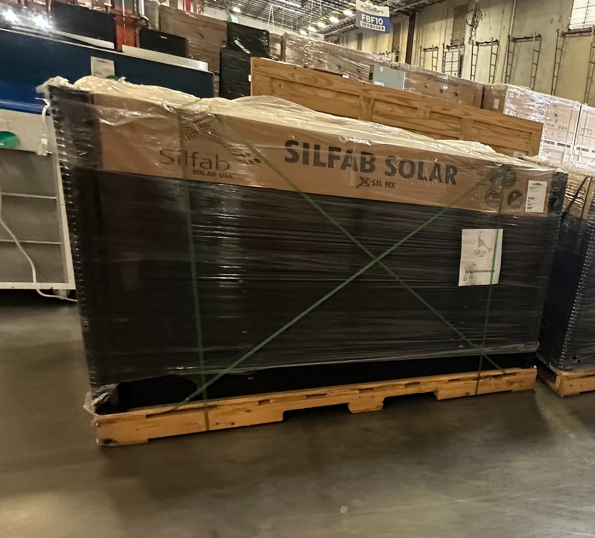 (Sealed Pallet of 26) New Silfab Solar 370 W Solar Panels – SIL-370 NX