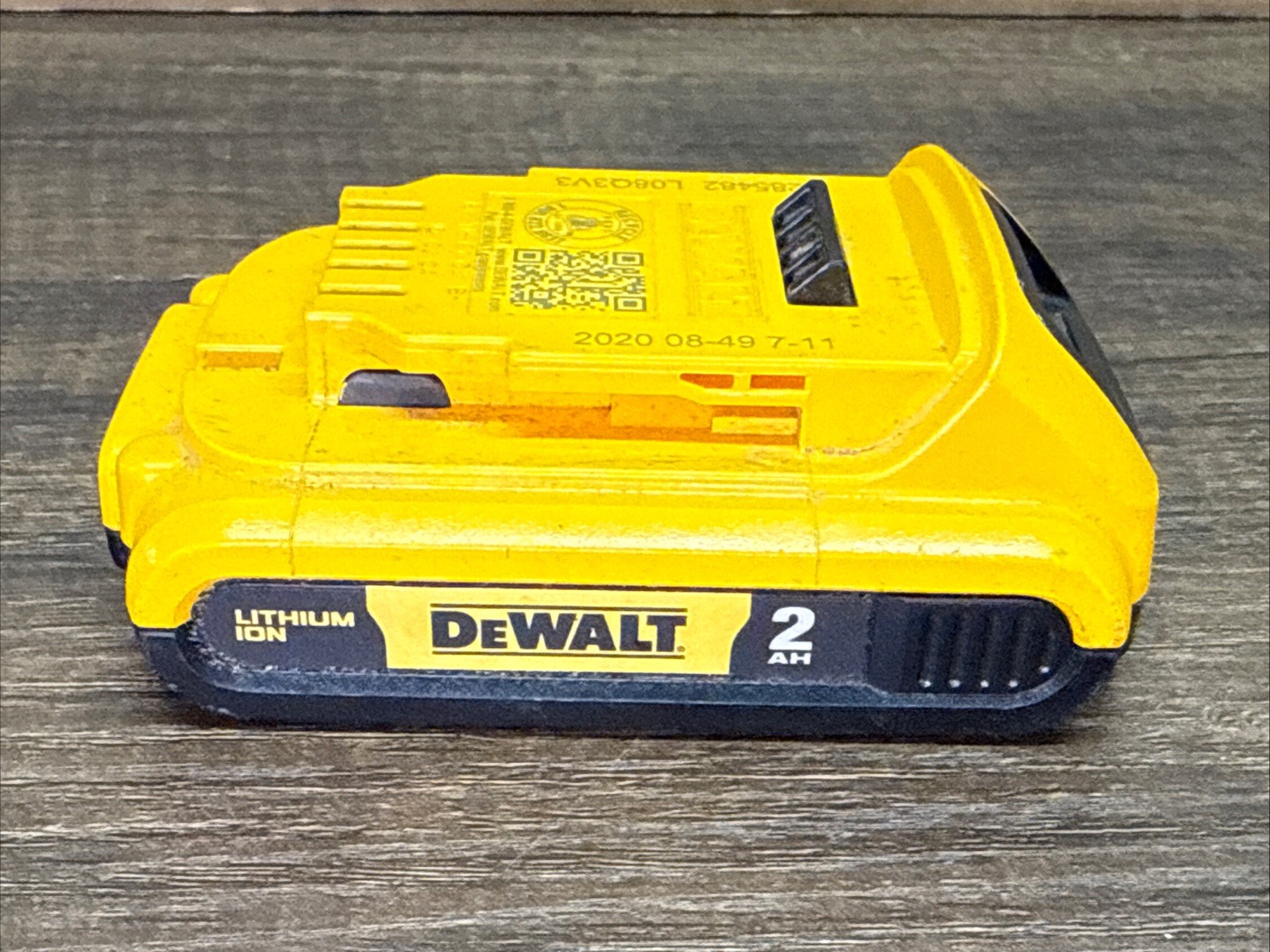 DEWALT DCB203 20V 2AH BATTERY (B26004510)