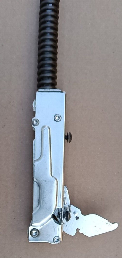 NE59M4310SS SAMSUNG Range Door Hinge DG94-00358A used