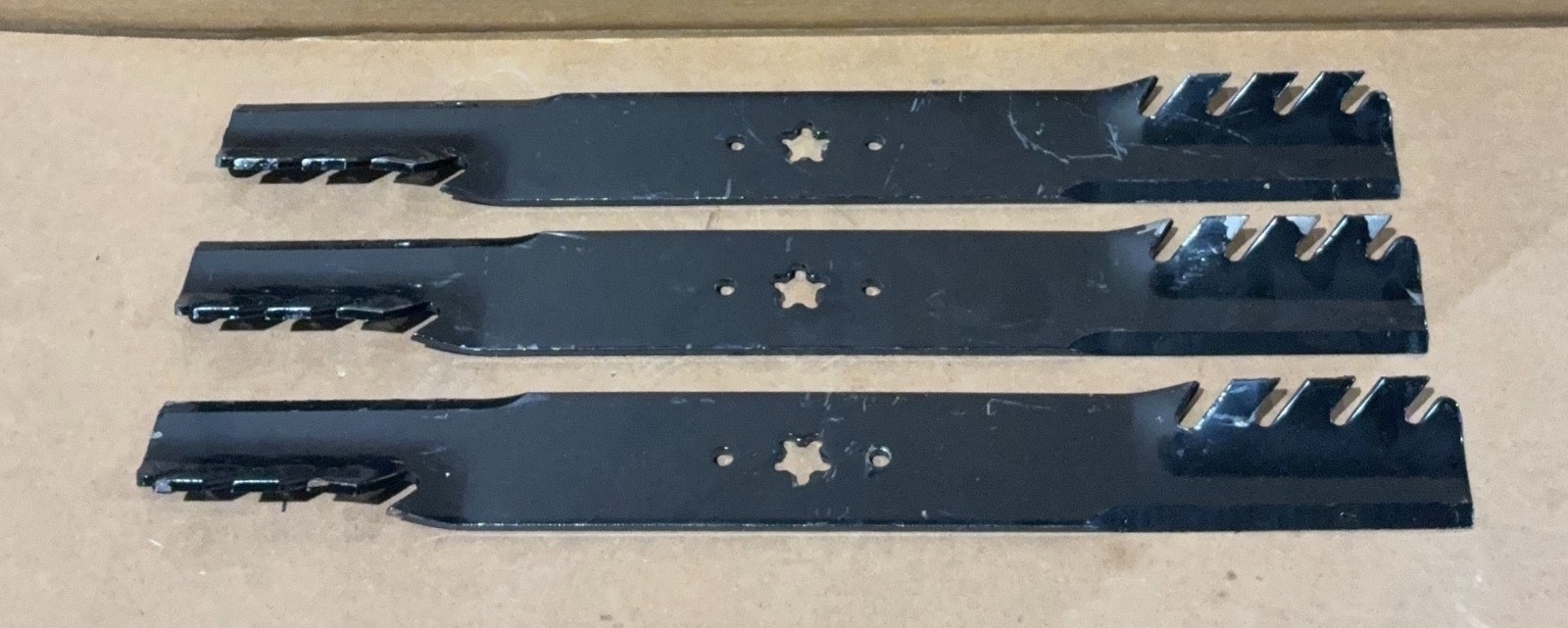 OEM Husqvarna 61″ Deck Blades Z560X MZ61 M-ZT61 521981601 539113312, 510417901