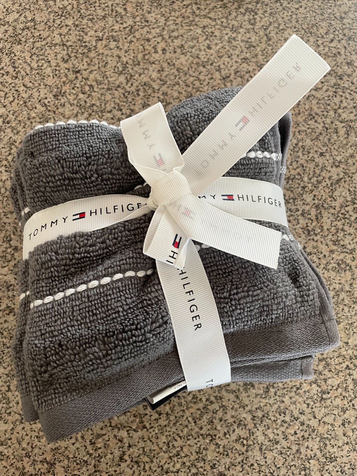 Tommy Hilfiger 4 Piece Wash Cloth Set 13in x 13in 100% cotton Dark Gray Striped