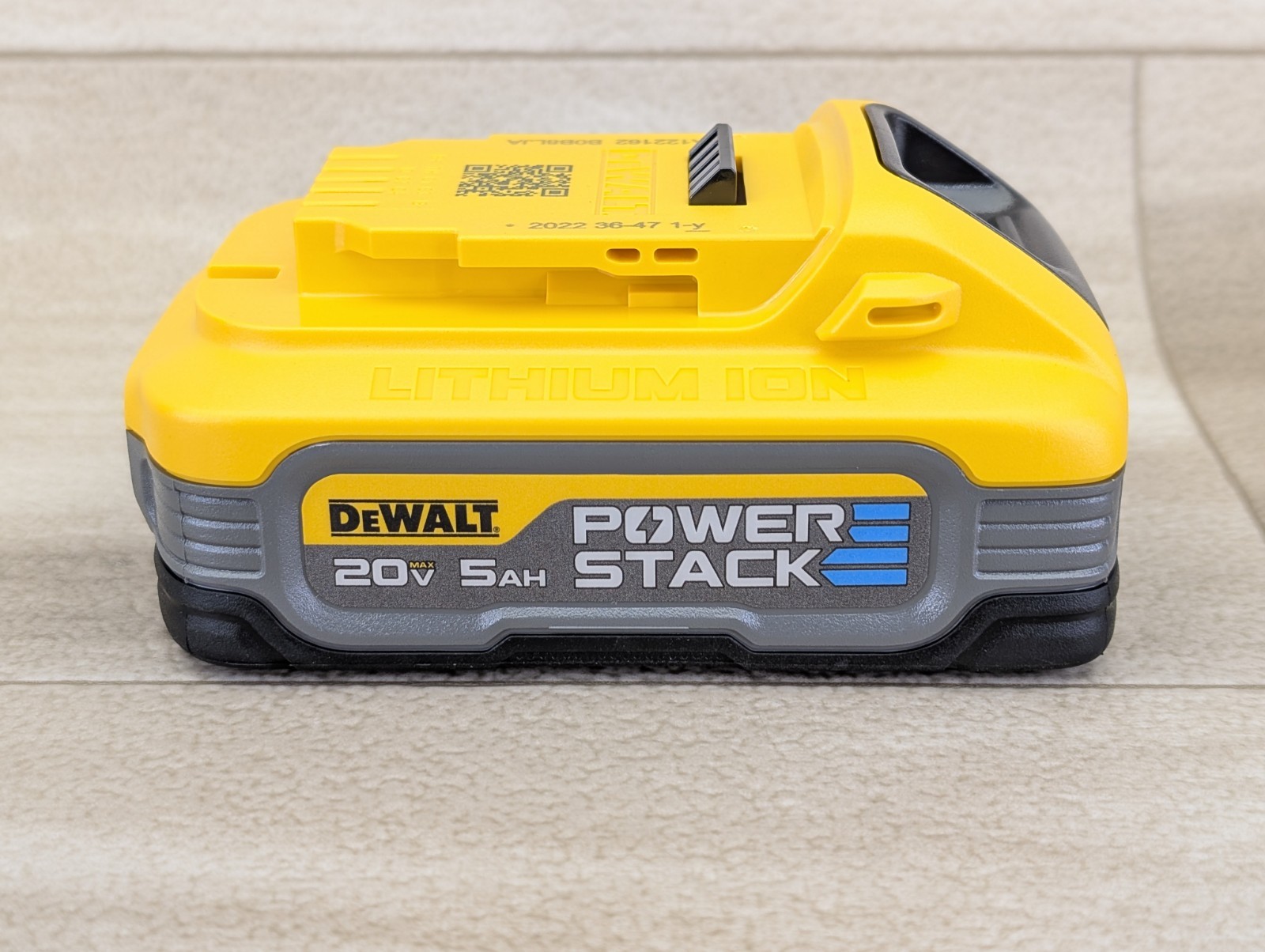 New – Open Box – DeWalt 20V MAX XR POWERSTACK 5.0 Ah 5Ah Battery DCBP520 OEM Gen