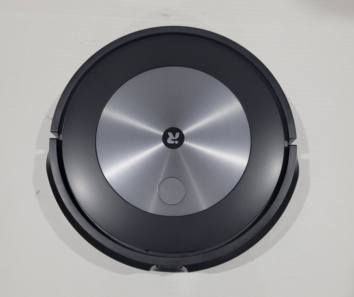 iRobot Roomba J7 Vacuum Barebones (Camera All Sensors Bumper And All covers)