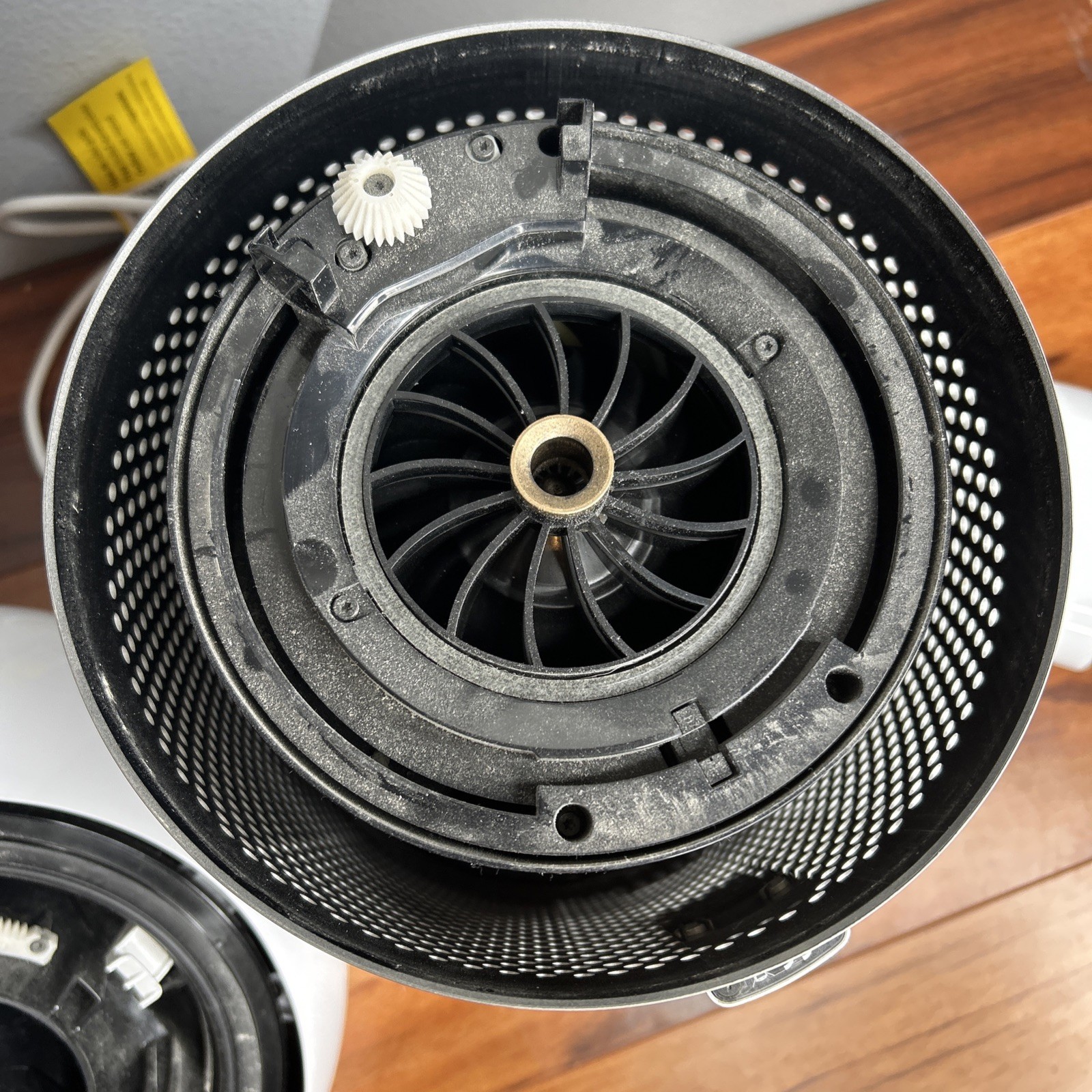 Dyson Pure Cool Me BP01 Personal Air Purifier Fan with remote