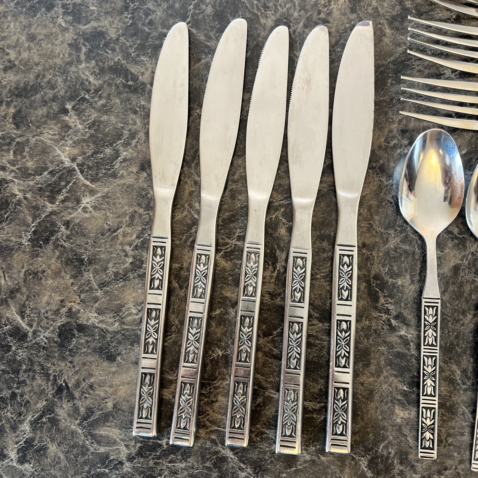 13 LIFETIME Cutlery LCU11 Stainless Dinner Forks Spoons Knives Flatware