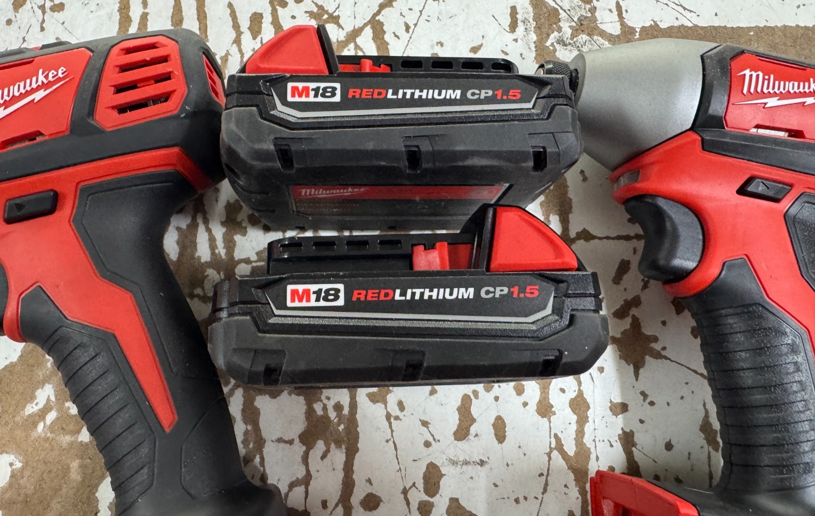 MILWAUKEE DRILL/IMPACT W/2X BATTERY + CHARGER + CASE – 2606-20/2656-20