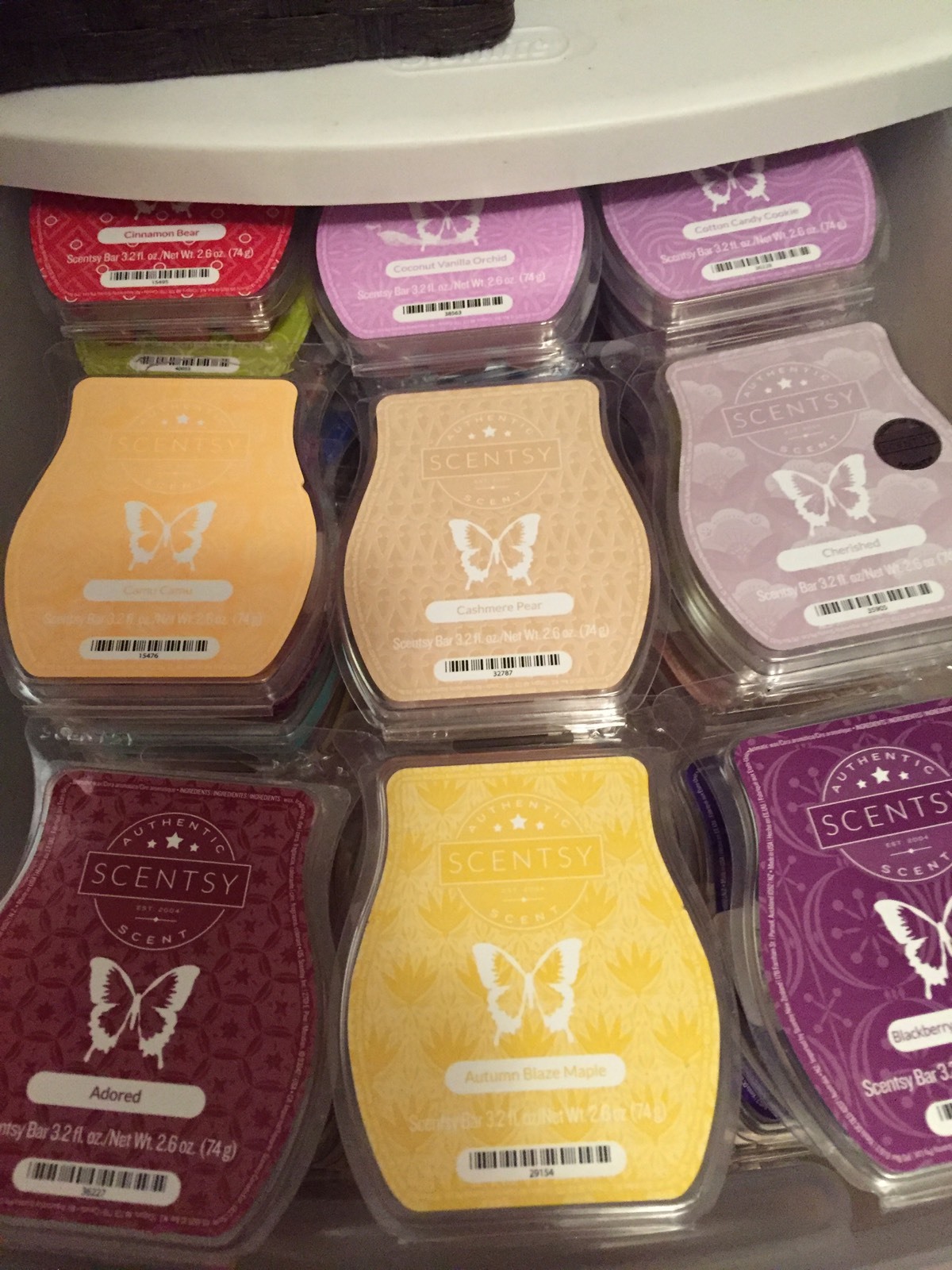 **READ DESCRIPTION** Scentsy Wax – 3.2 oz Bars – For Any Wax or Tart Warmer