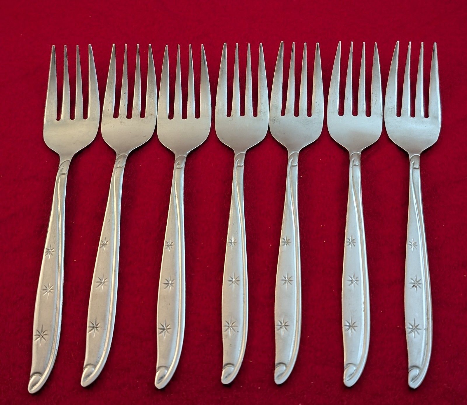 Lot Of 7 VTG Castle Court CCS5 Stars & Vines Starburst Stainless Salad Forks