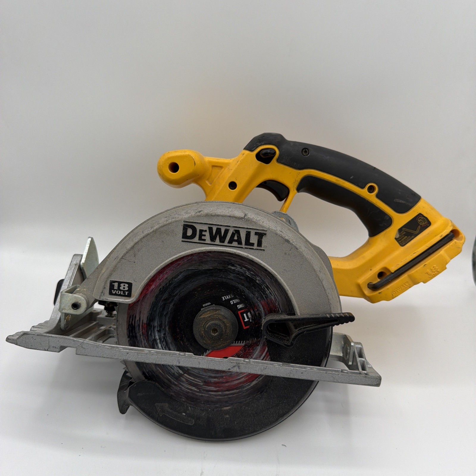 DeWALT DC390 18V Cordless 6-1/2″ Circular Saw No Battery Tool Only WORKING