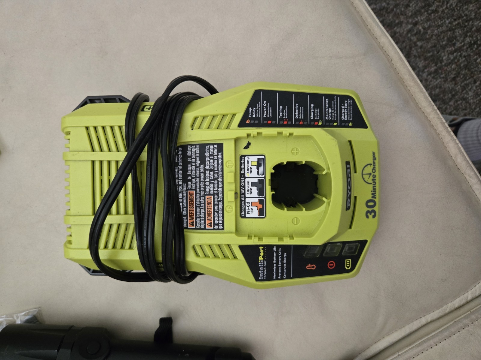 RYOBI P117 ONE+ 18 Volt Class 2 IntelliPort 85W Fast Battery Charger 60Hz Green