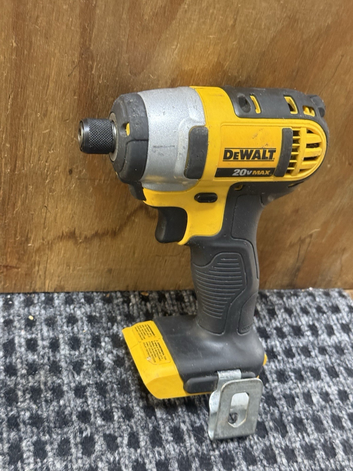 DEWALT DCF885 20V MAX Cordless Impact Driver 1/4″ Tool Only