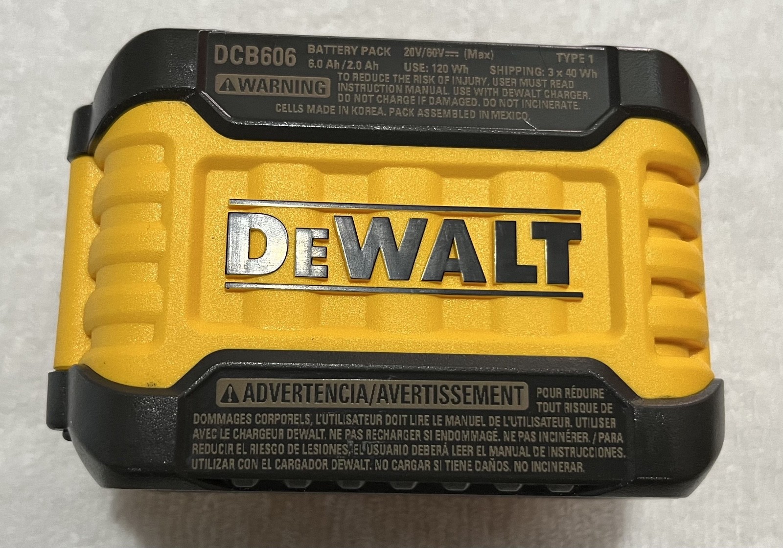 2 New Dewalt DCB606 Flexvolt 20V / 60V Max 6.0Ah Lithium Ion Batteries DCB606-2
