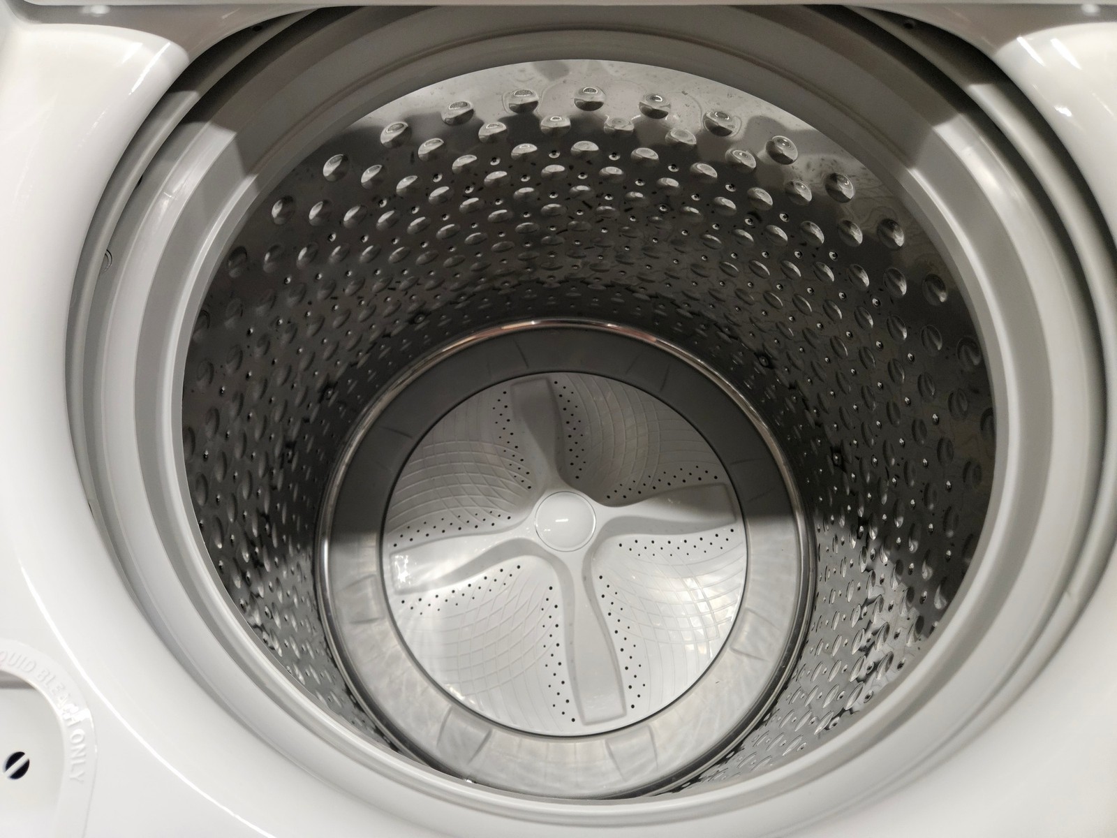 GE GTW538ASWWS 27″ White 4.6 cu. ft. Top-Load Washer NOB #161012