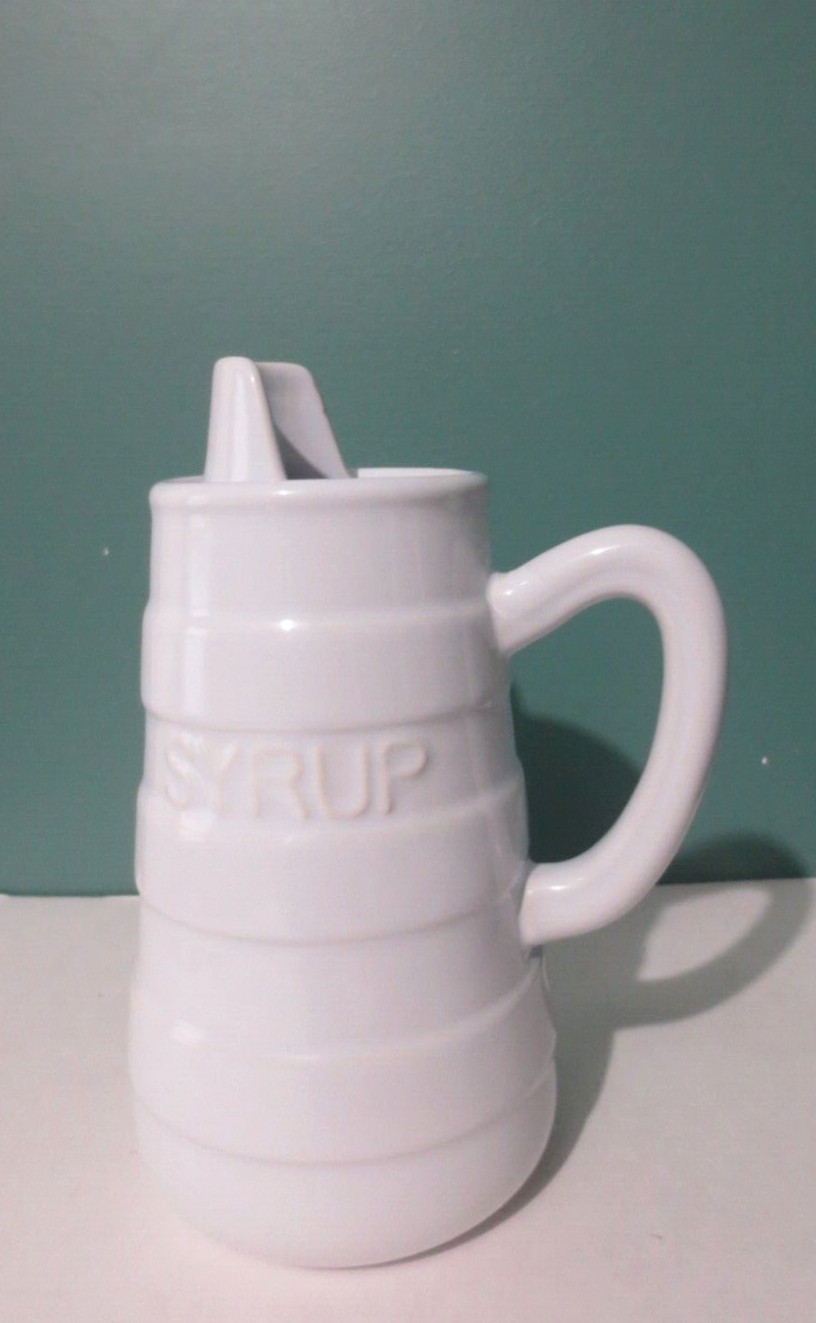 WILLIAMS-SONOMA – New Glossy White Ceramic SYRUP Pitcher – 1.4 Pounds – 7″ Tall