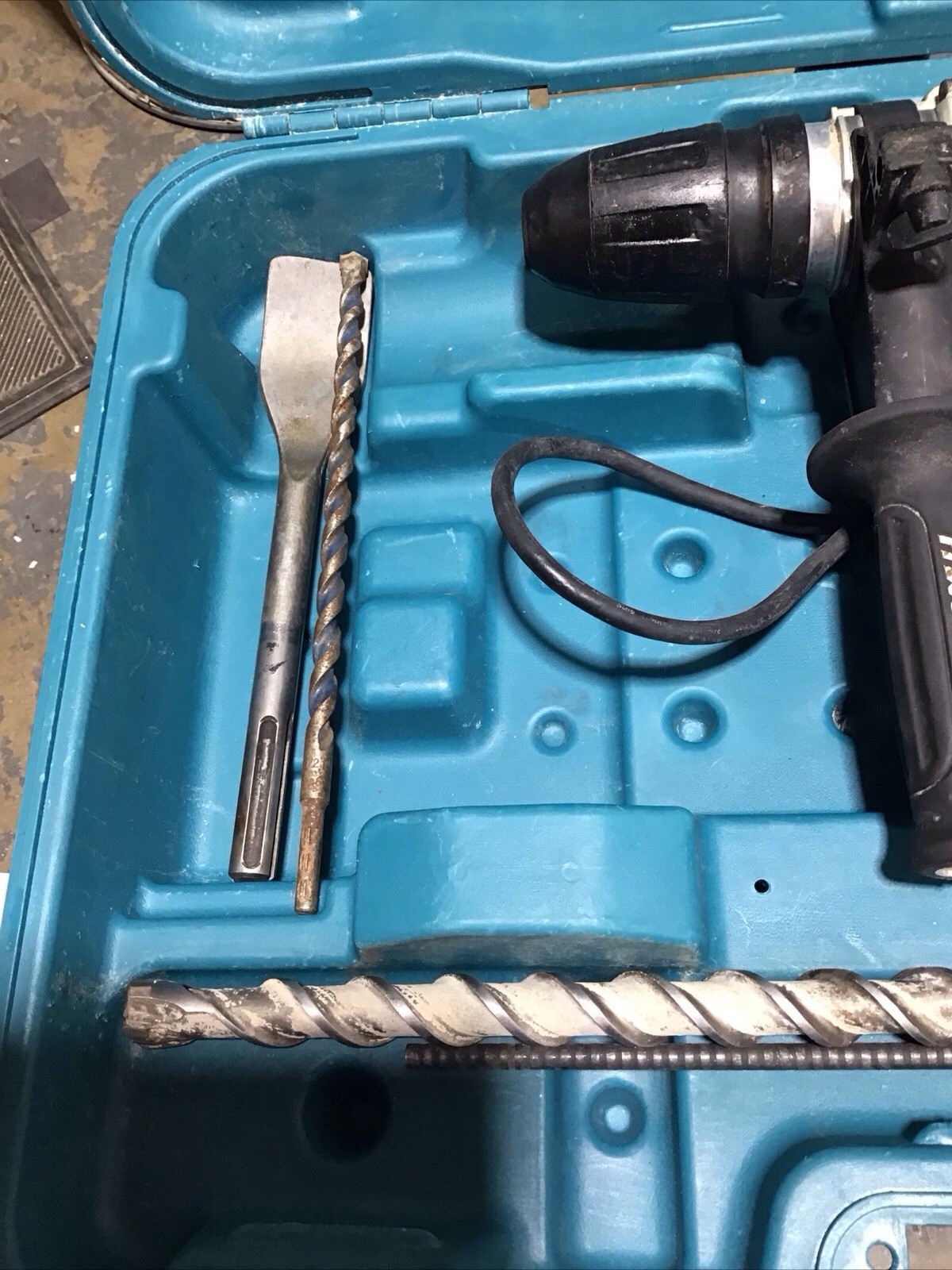 Makita HR4002-1-9/16″ Corded SDS-Max Powers On, Untested