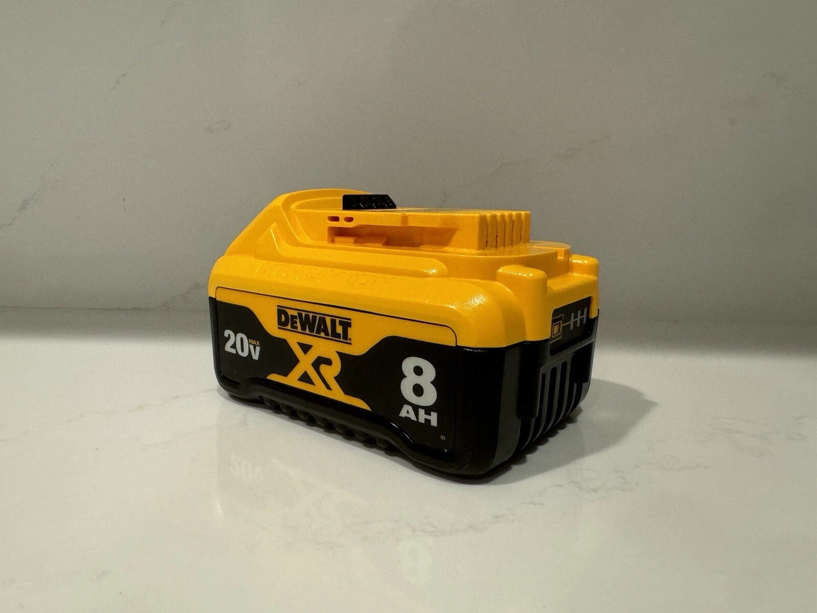 2PCS New Dewalt DCB208 20V Max XR 8.0Ah Lithium Ion Batteries Li-ion Battery