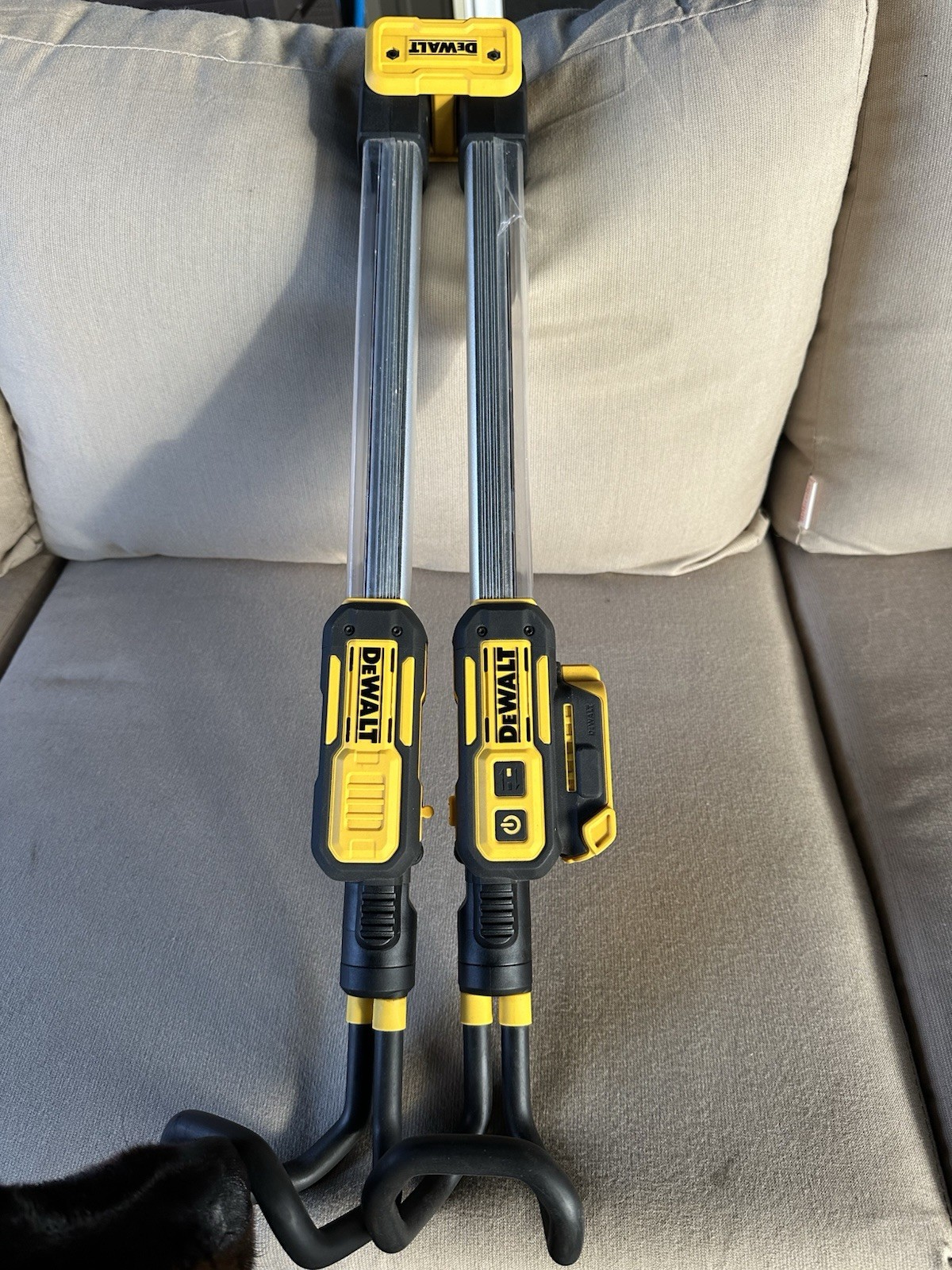 DEWALT DCL045B 12V/20V Cordless LED Hood Light-includes 1 12V Battery & Charger!