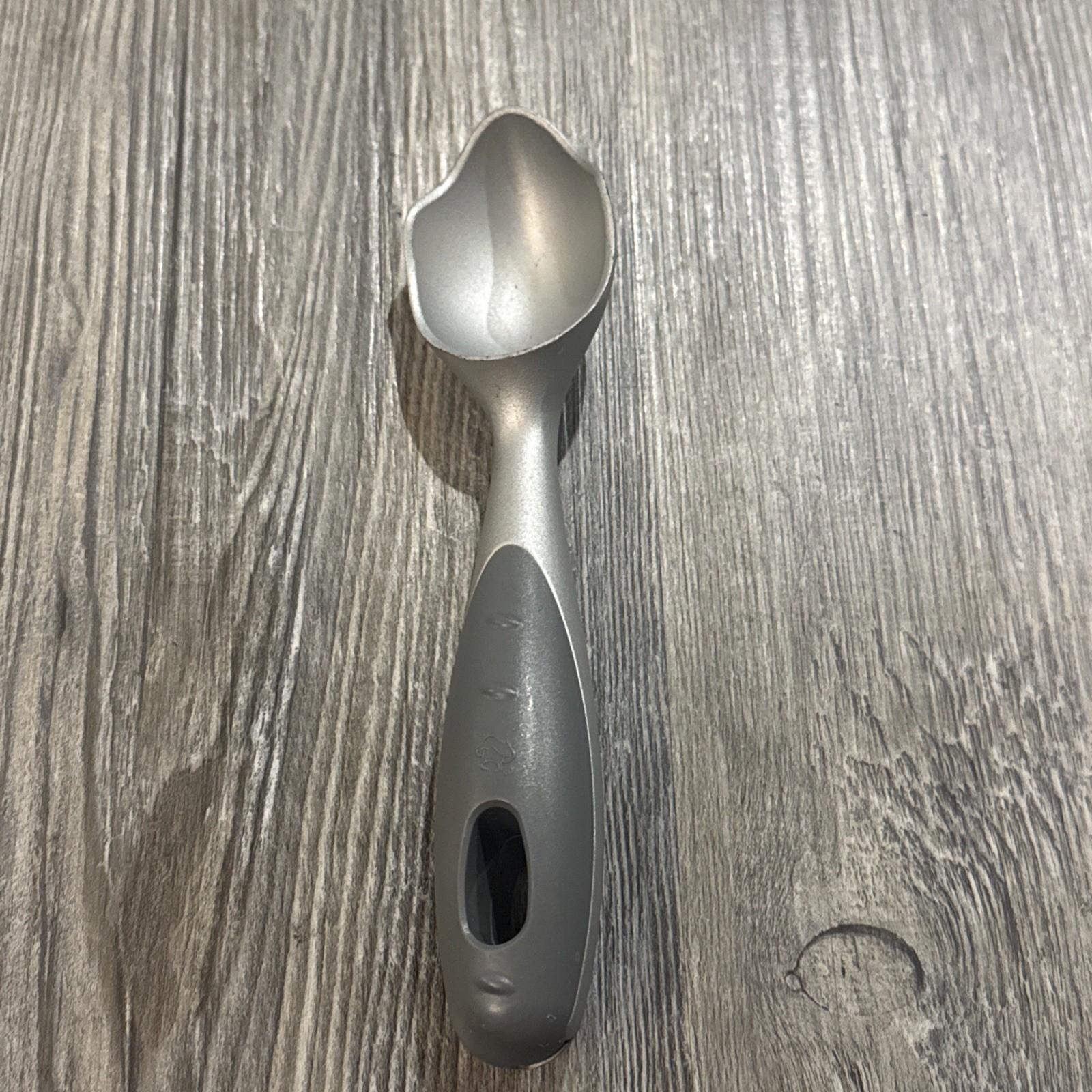 Pampered Chef Ice Cream Scoop, Aluminum w/ Non-Stick, Gray, 7.5 in #100264