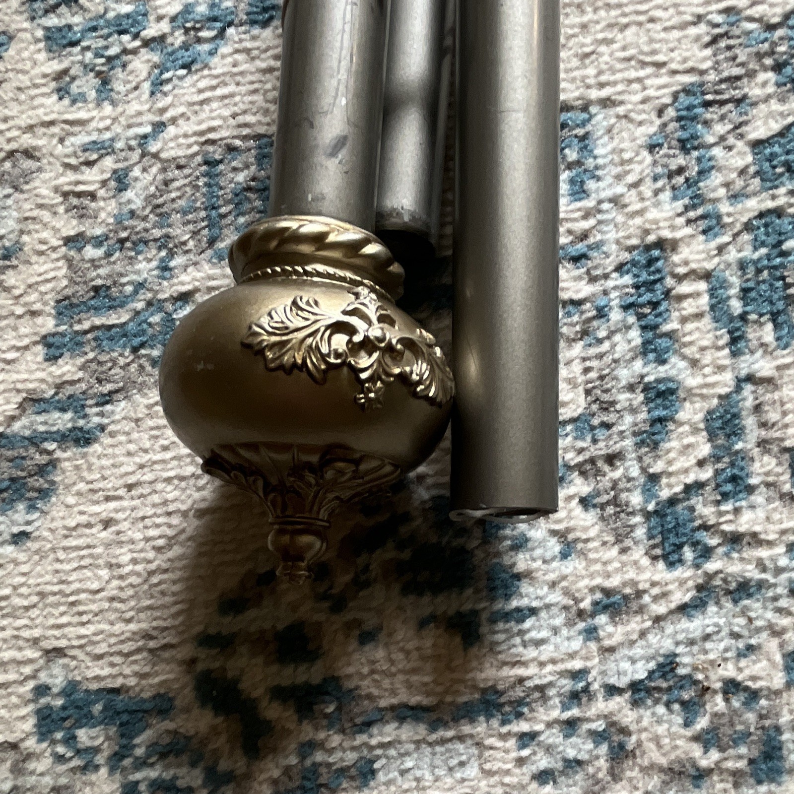 Metal Curtain Rod w/ Ornate Finials 1in Dia Wall Mount Silver/Gold Traditional
