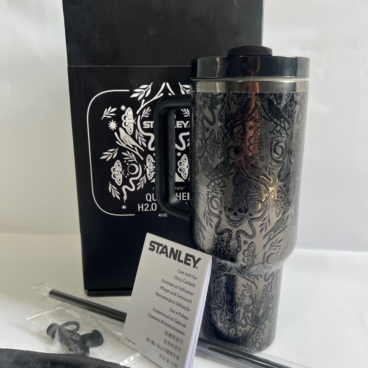 Stanley Halloween Quencher H2.0 FlowState Tumbler | 40oz – Deadly Damask