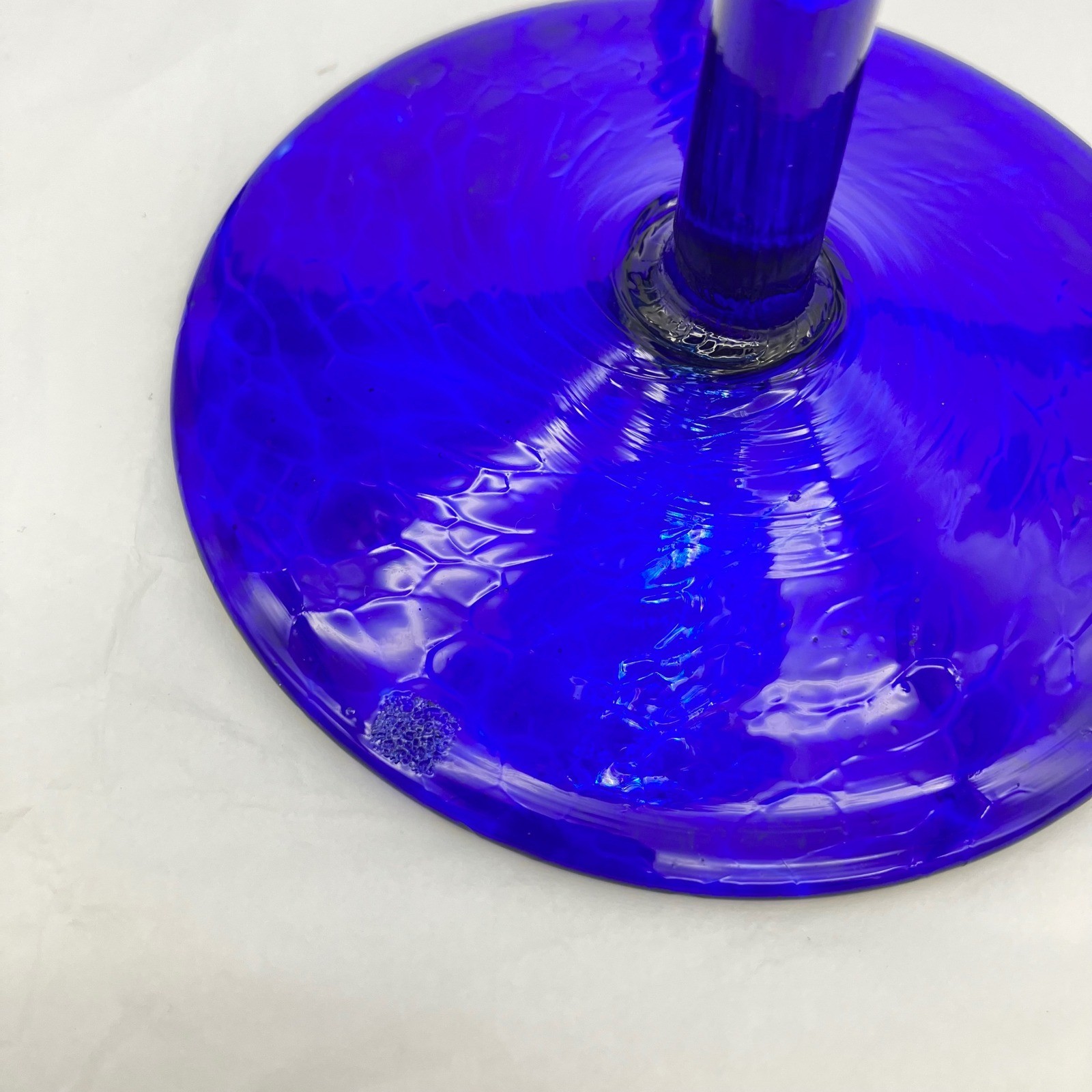 Art Glass Wine Glasses Set of 4 8.5in Cobalt Blue Etched Grapes Confetti Vintage
