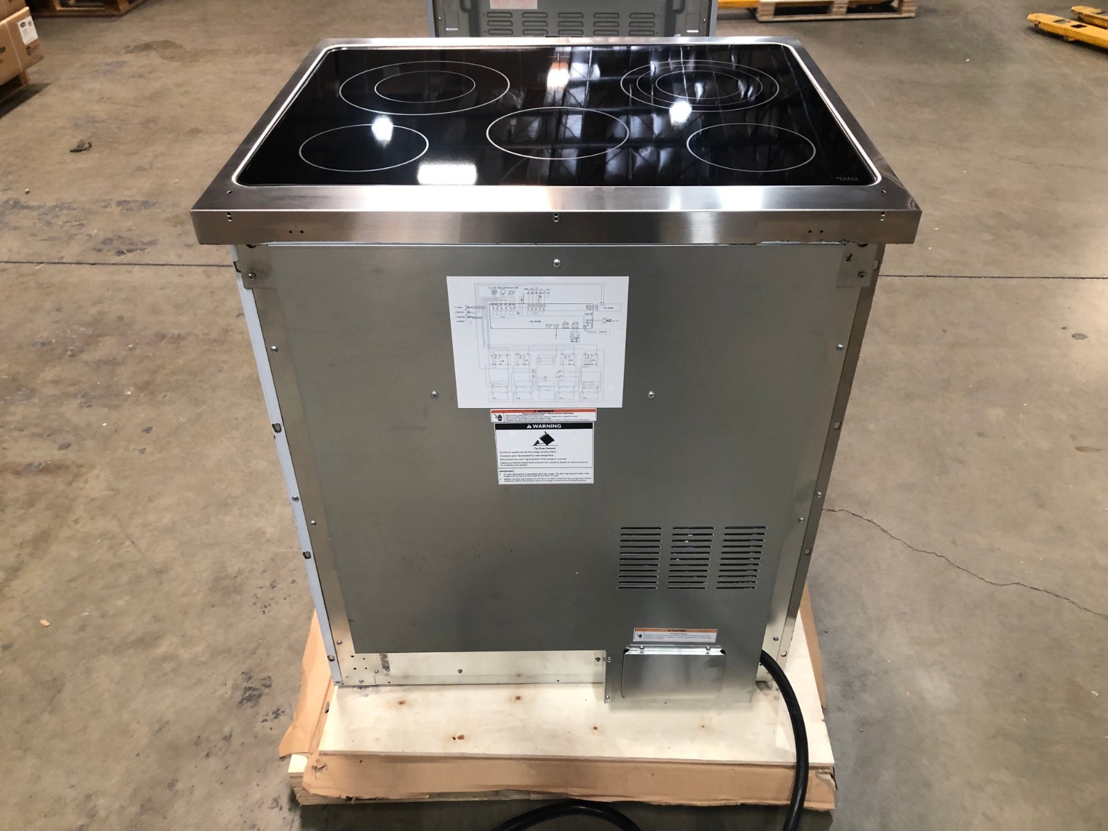 30 in. Electric Range, 5 Surface Burners (OPEN BOX, COSMETIC IMPERFECTIONS)