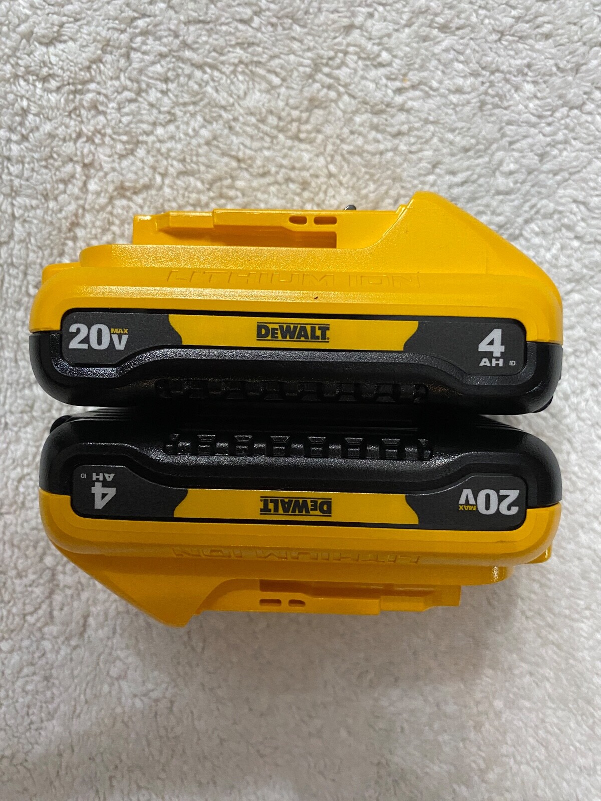 2 New Dewalt 20V Volt Max DCB240 4.0Ah Lithium Ion Batteries Li-ion DCB240-2