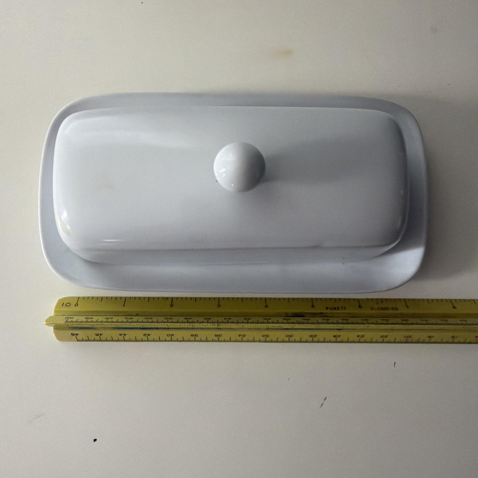 DASH OF THAT~ Covered Butter Dish Ceramic White~one Stick~ NEW