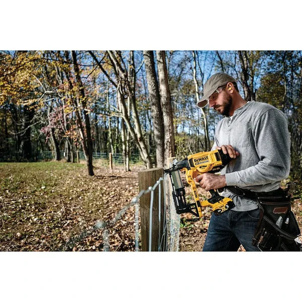 DEWALT DCFS950B 20V MAX XR 9GA Fencing Stapler Cordless Bare Tool Open Box New