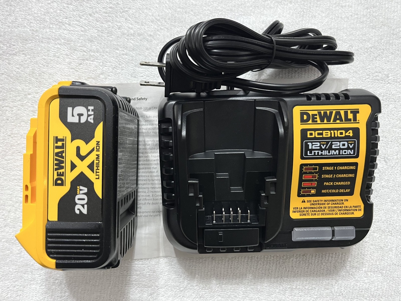 New Dewalt DCB1104 12V / 20V Battery Charger & DCB205 5.0Ah 20V 20 Volt Battery