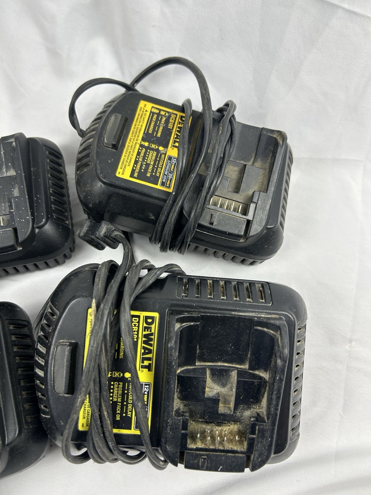 DeWalt DCB101 12V MAX – 20V MAX Li-Ion Battery Charger One charger Per Order