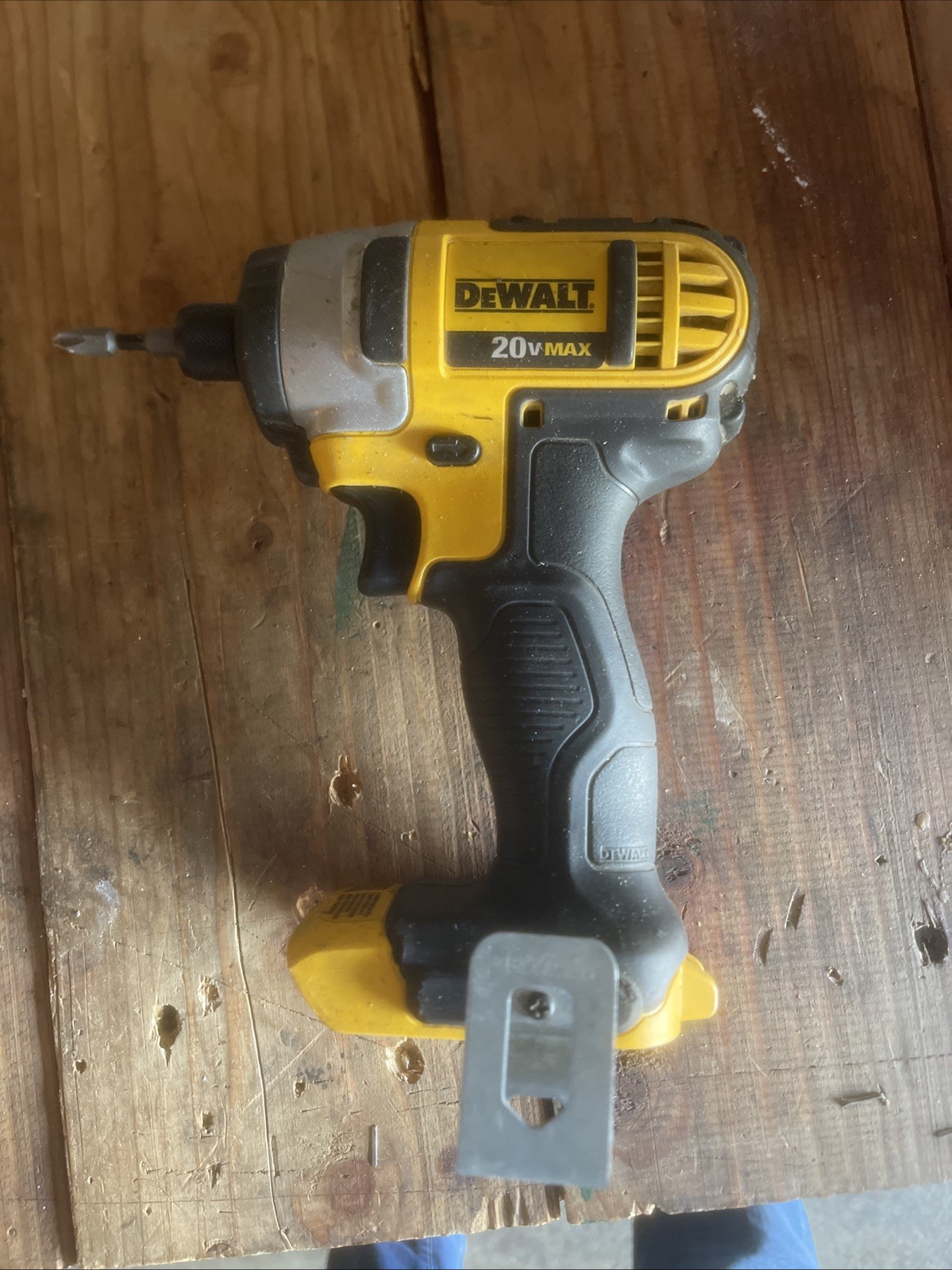 DEWALT DCF885B 20V 1/4 in. Impact Driver – Black/Yellow (Tool Only)