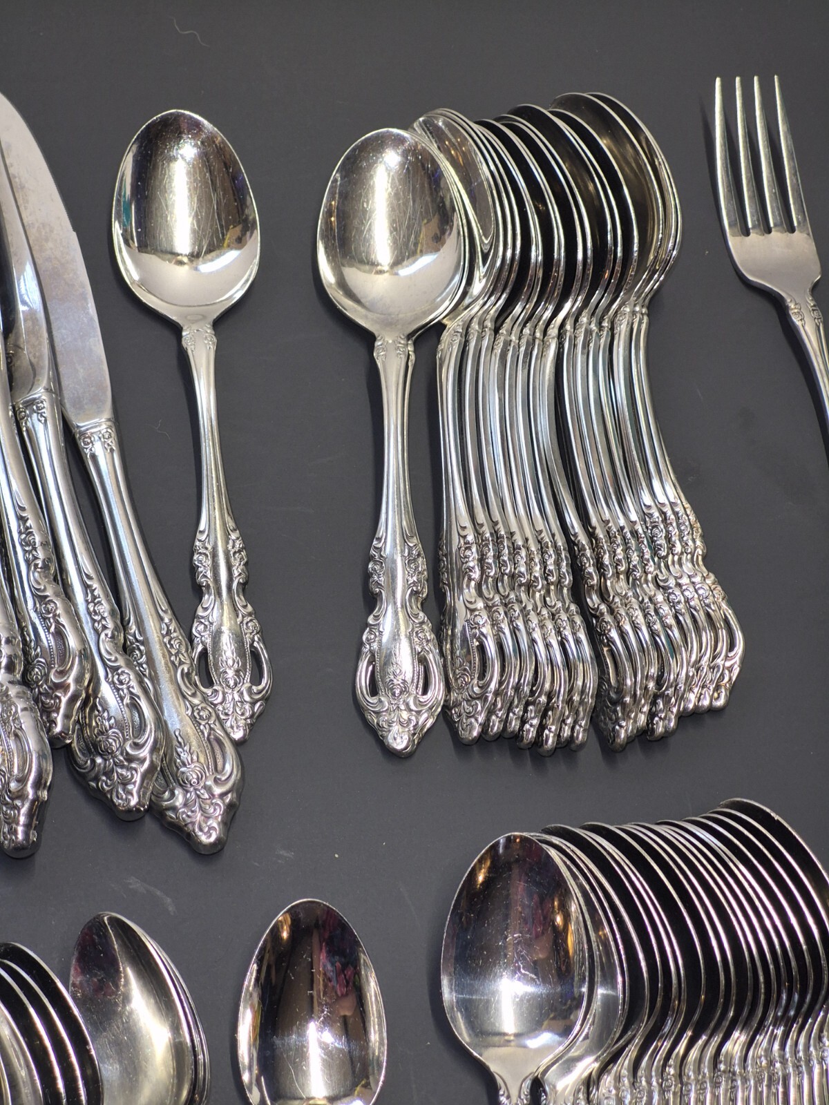 Vintage Oneida Community Brahms Flatware 144 Pieces See Description For List