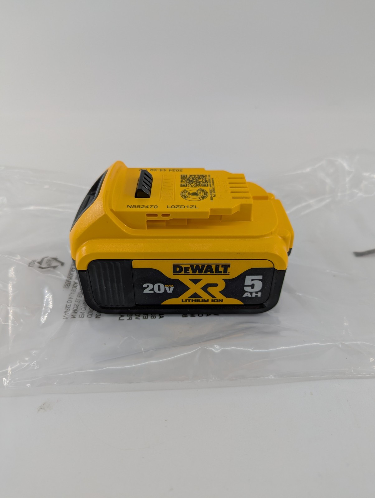 NEW Genuine DEWALT DCB205 20V MAX XR 20 Volt Li-ion 5.0Ah Battery 5ah OEM 5 ah