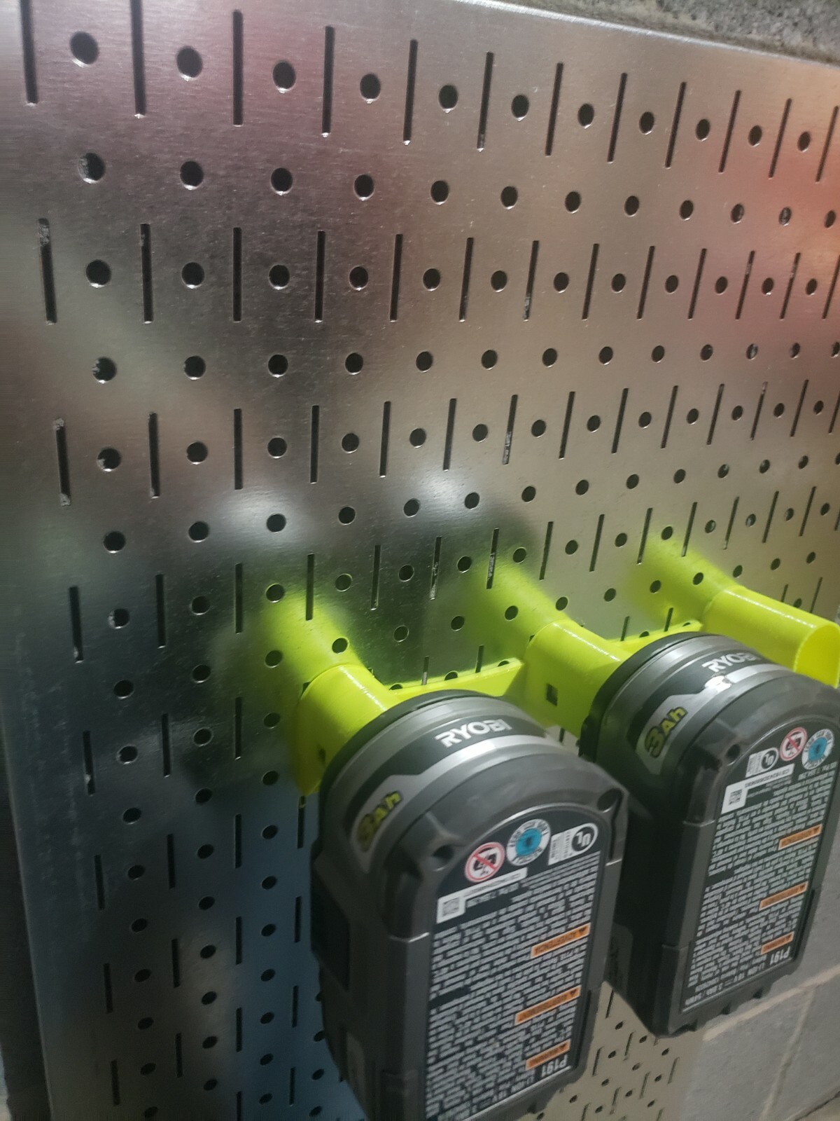 TRIPLE RYOBI GREEN Battery Holder Wall Mount for Ryobi One+ One Plus 18V