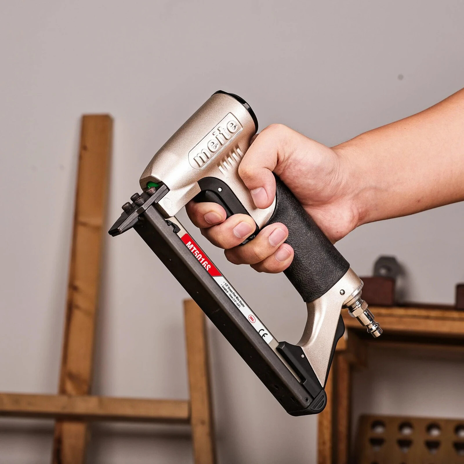 meite MT5016S Pneumatic Staple Gun 20Gauge 1/2″Crown 1/4″-5/8″Upholstery Stapler