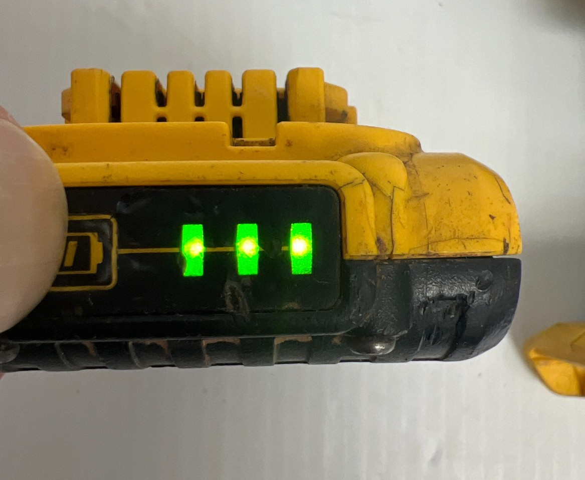 Dewalt DCF885 20 Volt 20V Max Lithium Ion 1/4” Impact Driver WITH BATTERY