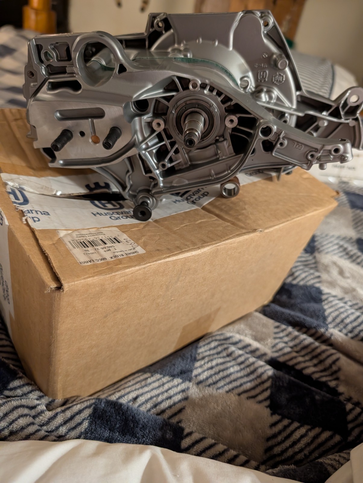 Genuine Husqvarna 562XP Crankcase Short Block 60cc Large OEM # 580663710