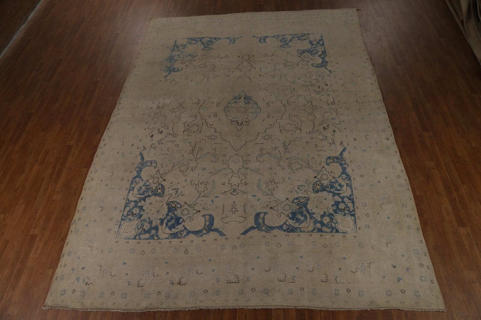 Muted Traditional Area Rug 10×13 Handmade Wool Distressed Floral for Any Room